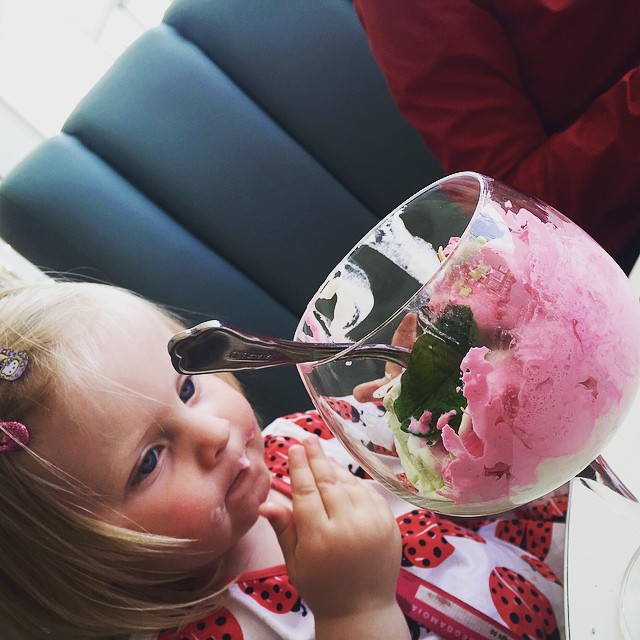 Liv enjoying a single scoop (the size of her head) at "Pink Ladies" - American style diner outside Njurunda